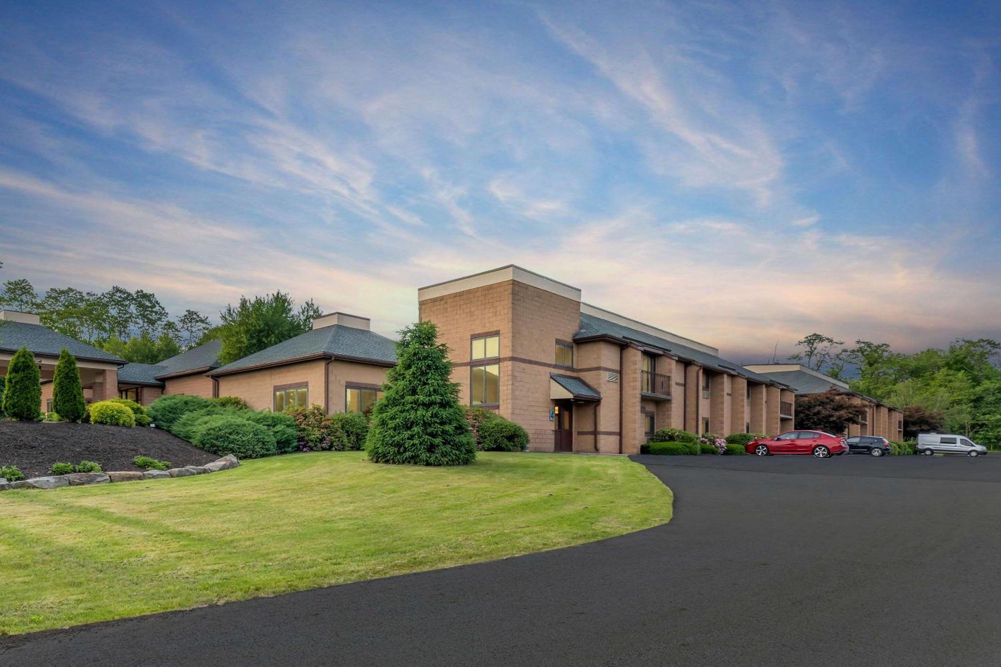 Comfort Inn Pocono Lakes Region Lake Ariel Екстер'єр фото