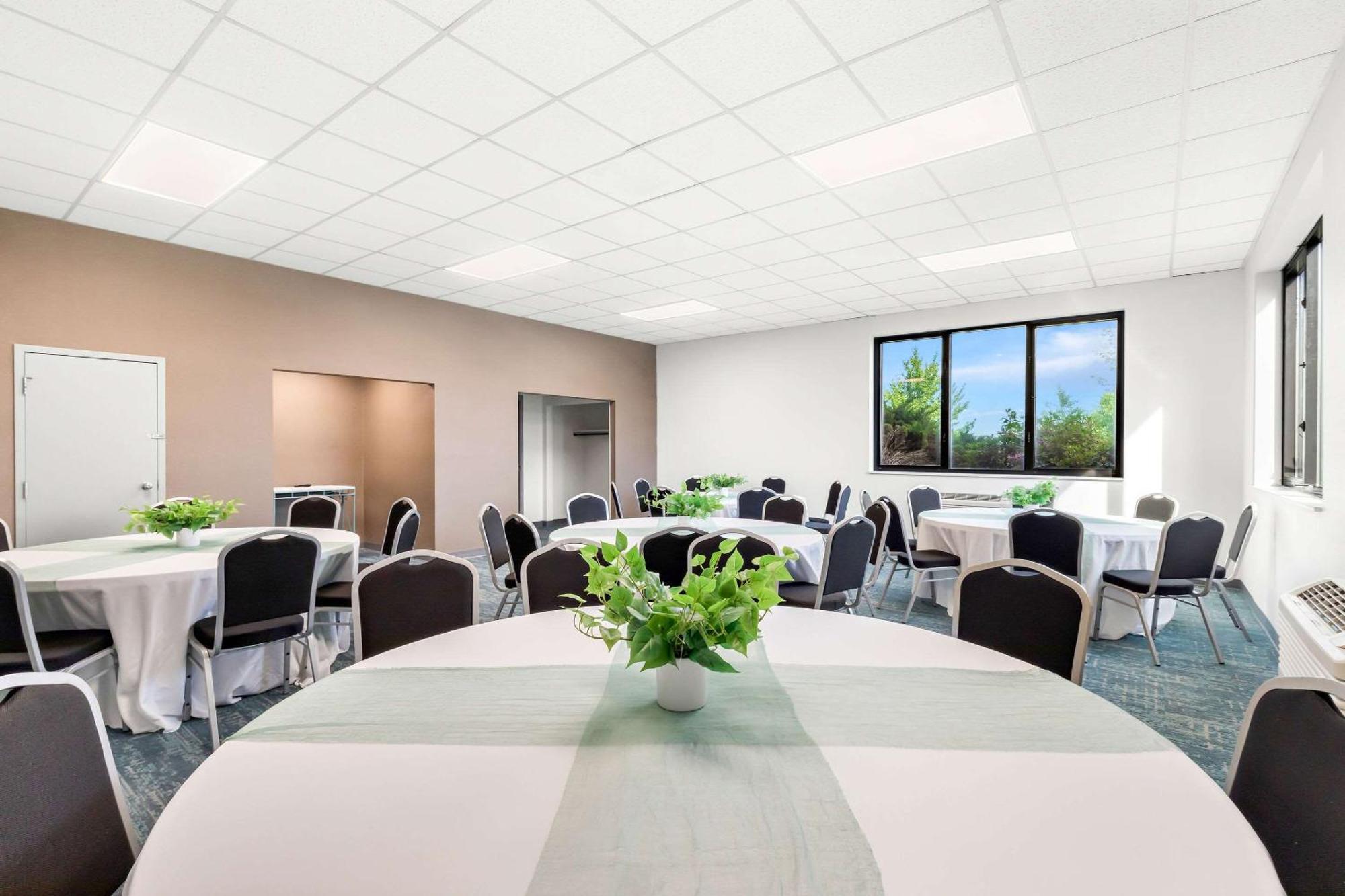 Comfort Inn Pocono Lakes Region Lake Ariel Екстер'єр фото